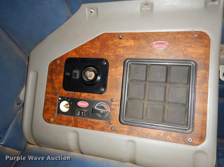 image for item EK9619 2004 Peterbilt 379 semi truck