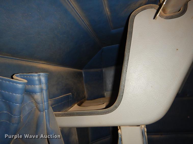 image for item EK9619 2004 Peterbilt 379 semi truck