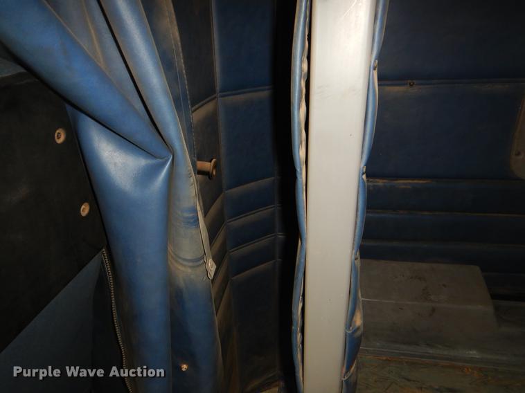 image for item EK9619 2004 Peterbilt 379 semi truck