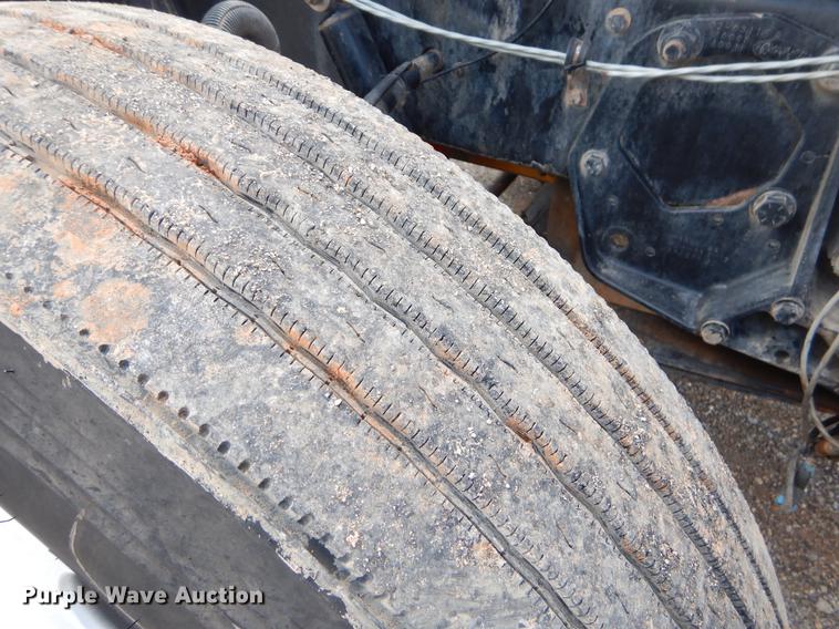 image for item EK9619 2004 Peterbilt 379 semi truck