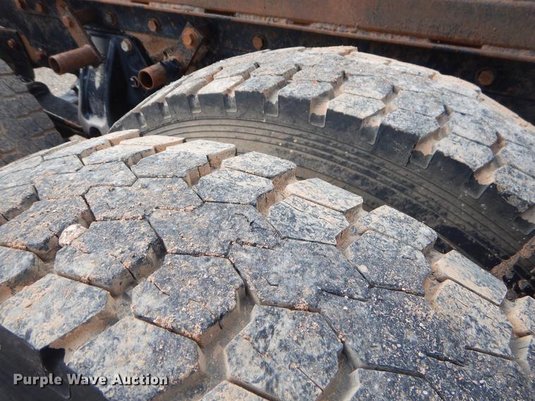 image for item EK9619 2004 Peterbilt 379 semi truck