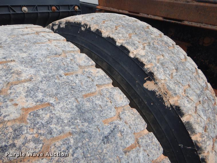 image for item EK9619 2004 Peterbilt 379 semi truck