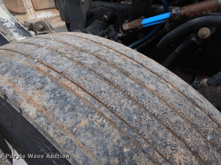 image for item EK9619 2004 Peterbilt 379 semi truck