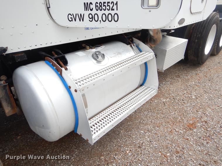image for item EK9619 2004 Peterbilt 379 semi truck