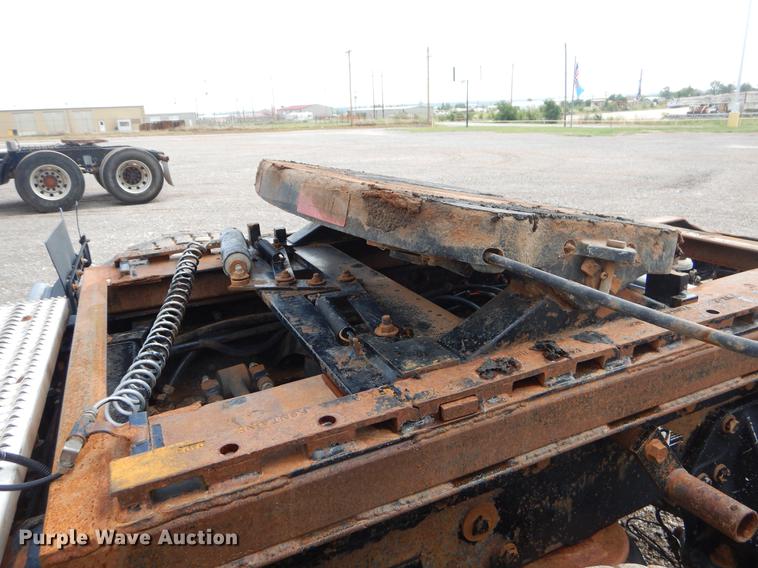 image for item EK9619 2004 Peterbilt 379 semi truck