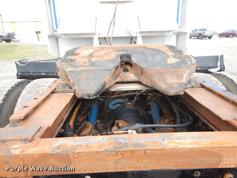 image for item EK9619 2004 Peterbilt 379 semi truck