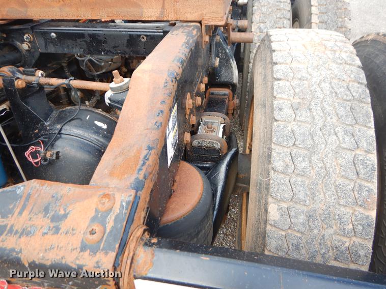 image for item EK9619 2004 Peterbilt 379 semi truck