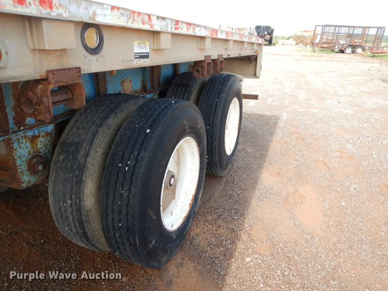 image for item EK9620 1999 Wilson CF-900 flatbed trailer
