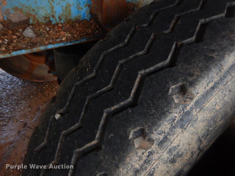 image for item EK9620 1999 Wilson CF-900 flatbed trailer