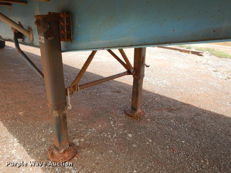image for item EK9620 1999 Wilson CF-900 flatbed trailer