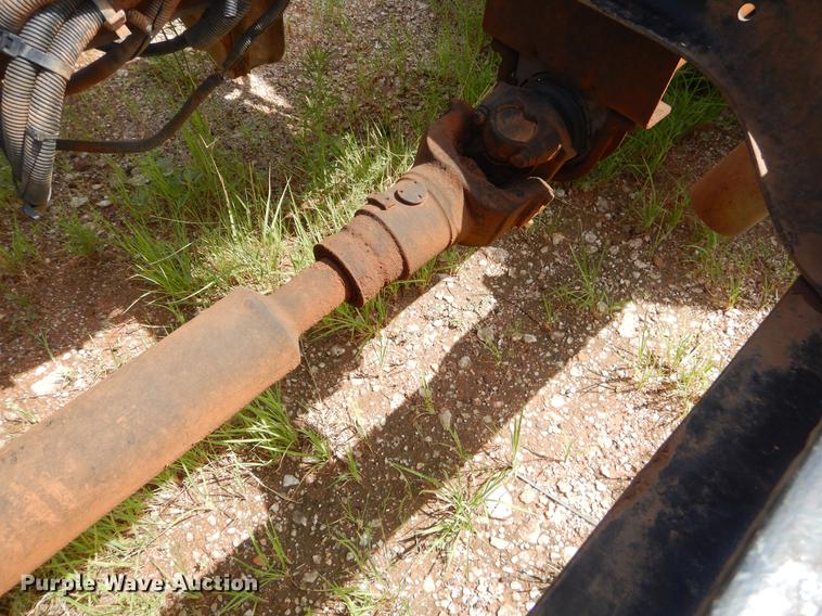 image for item EK9621 2006 International 7400 semi truck