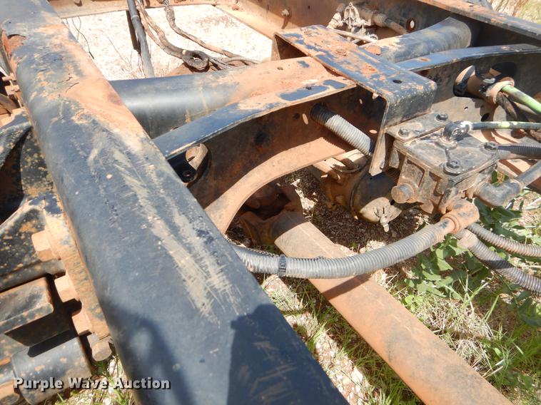 image for item EK9621 2006 International 7400 semi truck