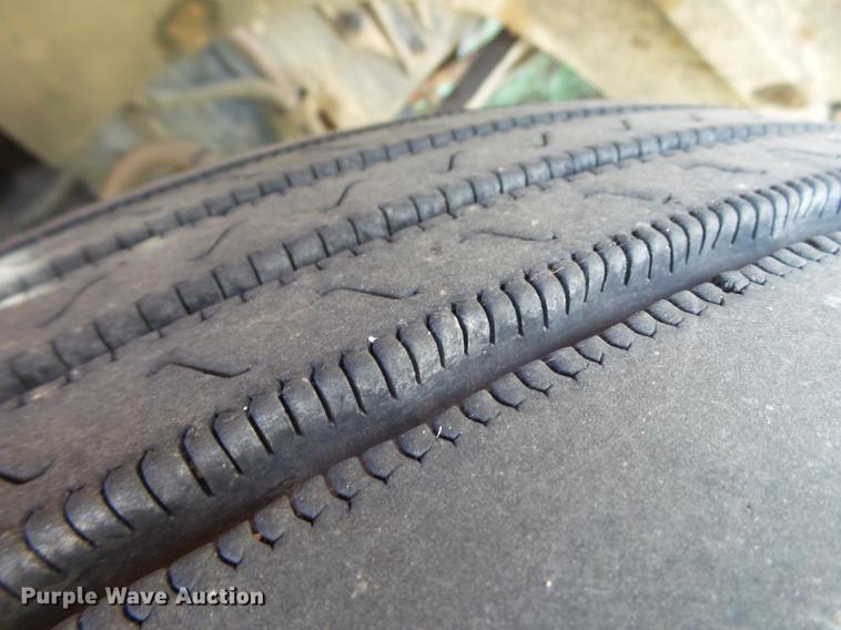 image for item EN9580 2003 Freightliner Century Class semi truck