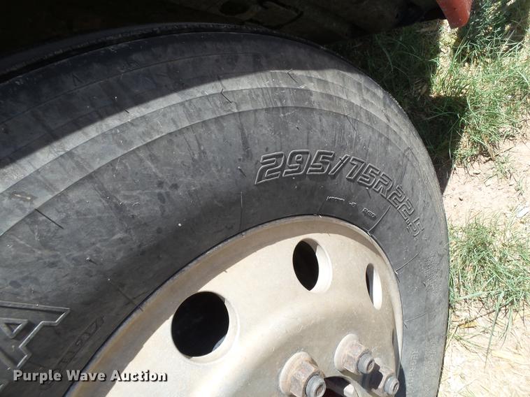 image for item EN9580 2003 Freightliner Century Class semi truck