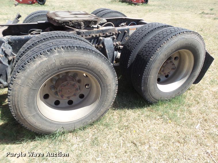 image for item EN9580 2003 Freightliner Century Class semi truck