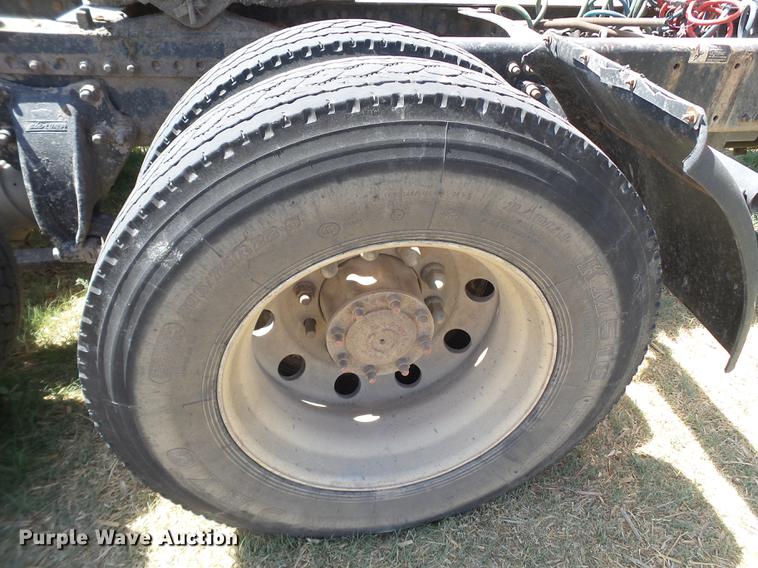 image for item EN9580 2003 Freightliner Century Class semi truck