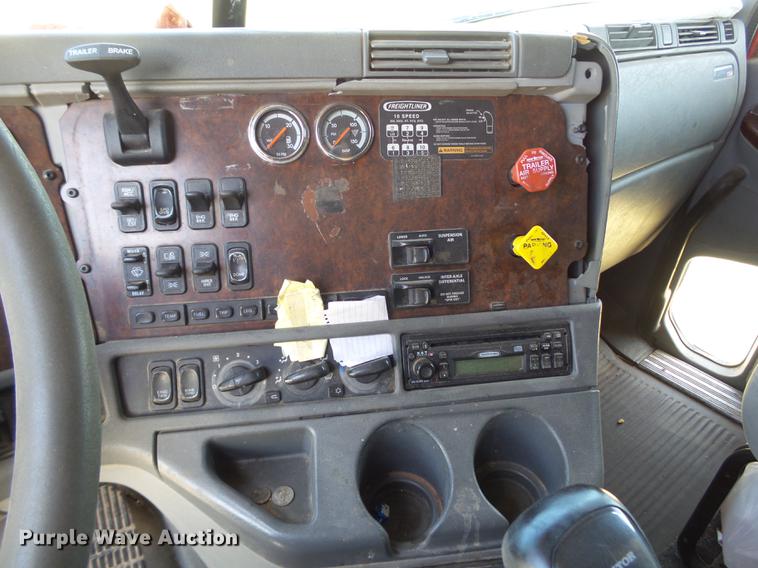 image for item EN9580 2003 Freightliner Century Class semi truck