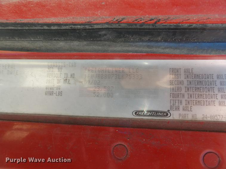 image for item EN9580 2003 Freightliner Century Class semi truck