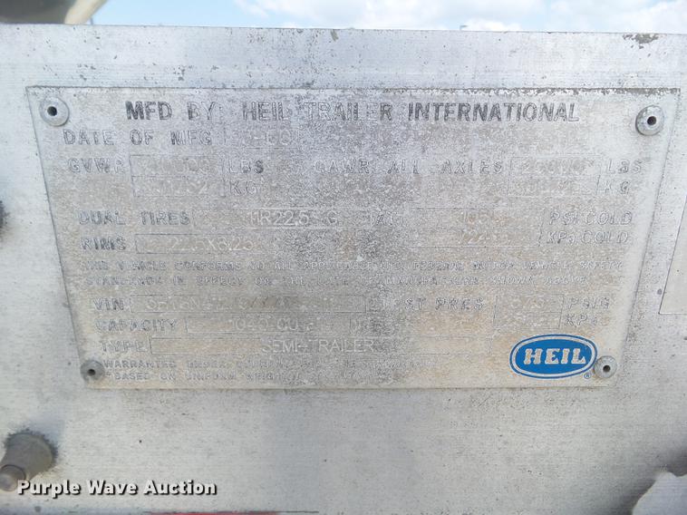 image for item L5675 2000 Heil dry bulk tank trailer