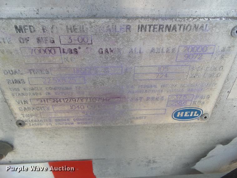 image for item L5675 2000 Heil dry bulk tank trailer