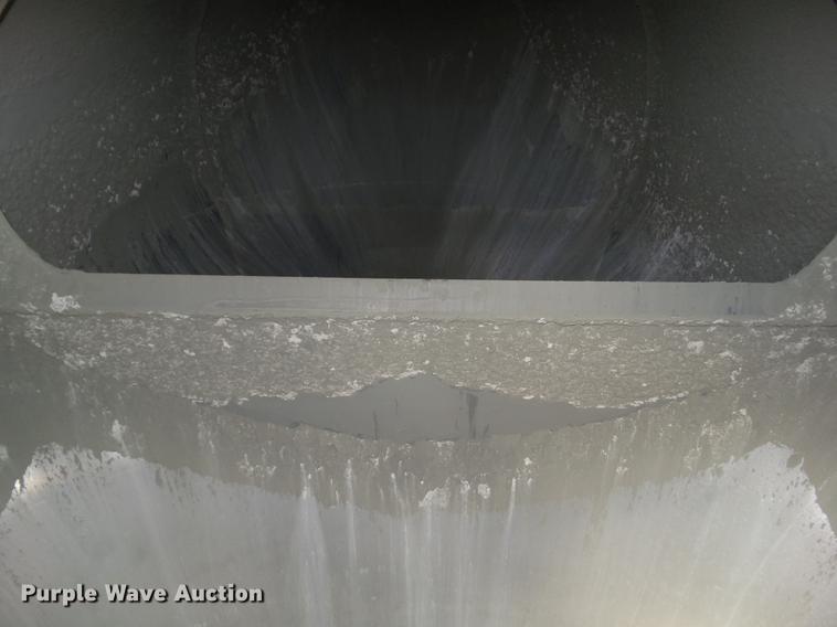 image for item L5676 2007 Heil dry bulk tank trailer