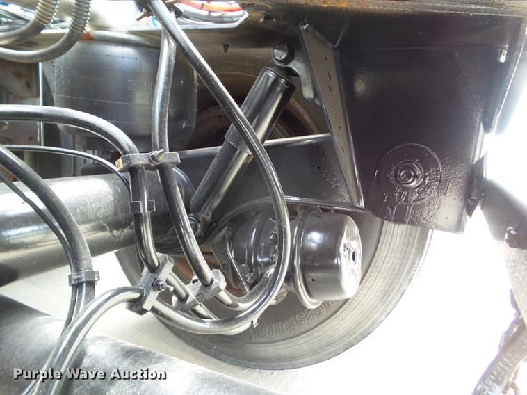 image for item L5676 2007 Heil dry bulk tank trailer