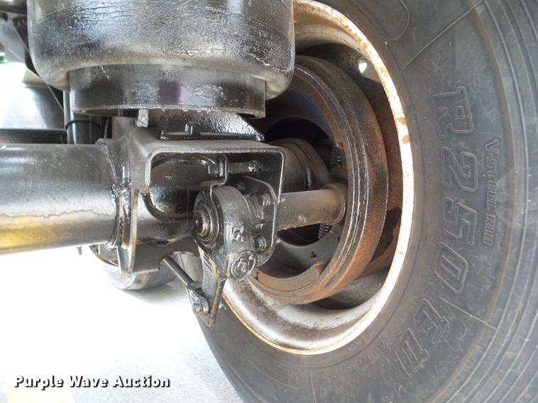 image for item L5676 2007 Heil dry bulk tank trailer