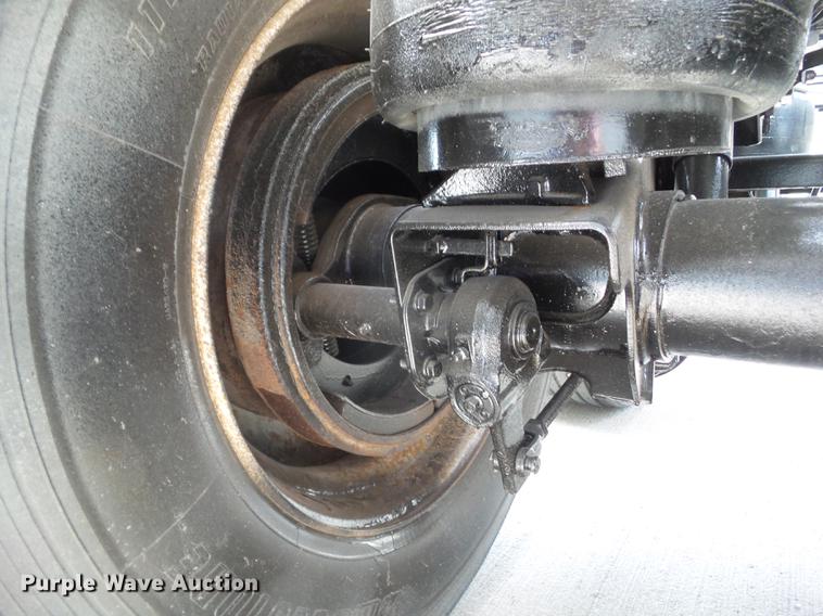 image for item L5676 2007 Heil dry bulk tank trailer