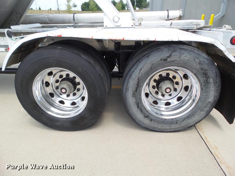 image for item L5676 2007 Heil dry bulk tank trailer