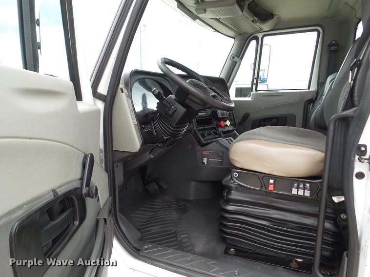 image for item L5687 2012 International ProStar semi truck