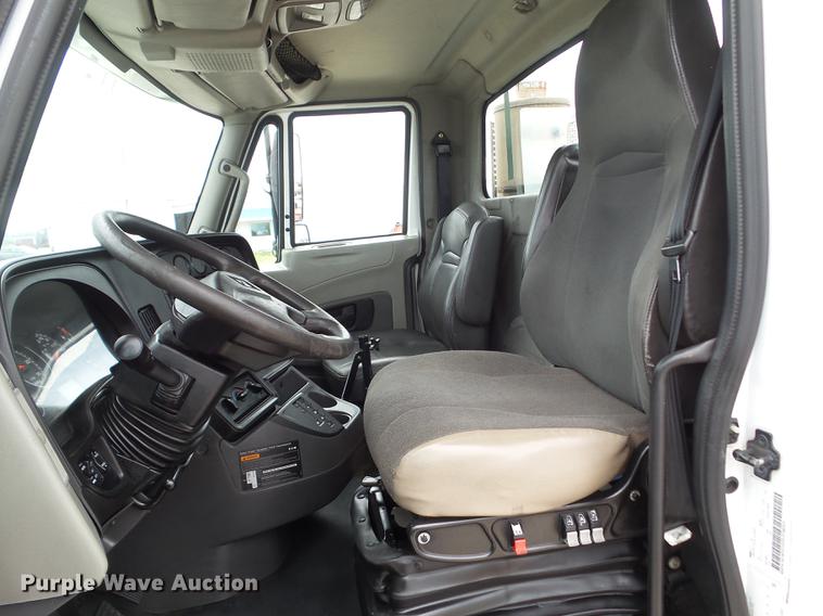 image for item L5687 2012 International ProStar semi truck