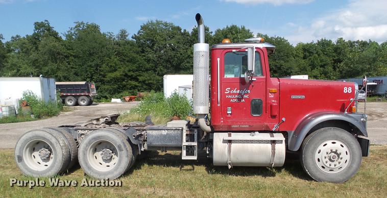 image for item L5688 1998 International 9300 semi truck