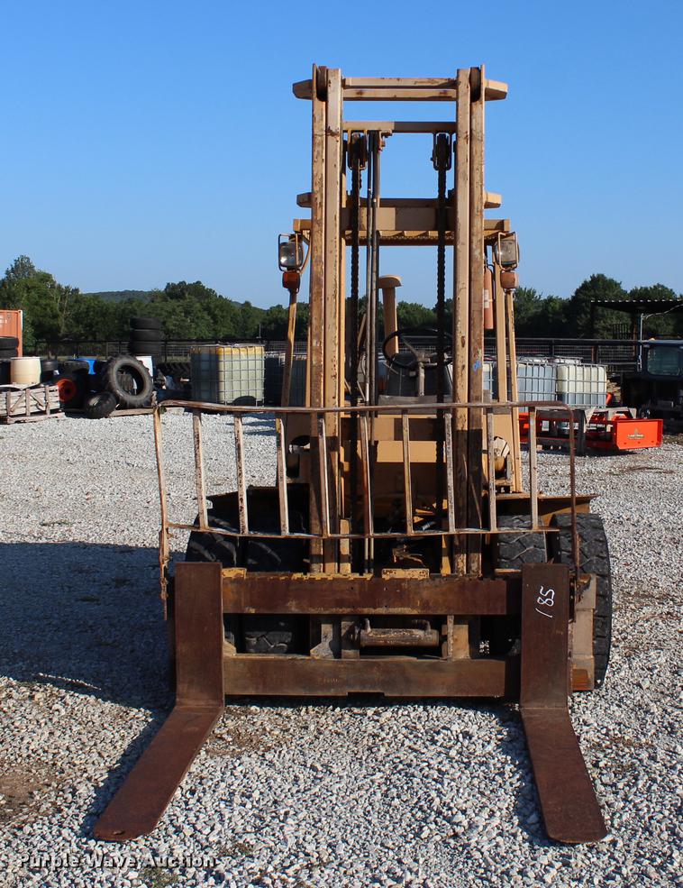 image for item BE9323 Komatsu FD40 forklift