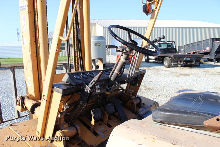 image for item BE9323 Komatsu FD40 forklift