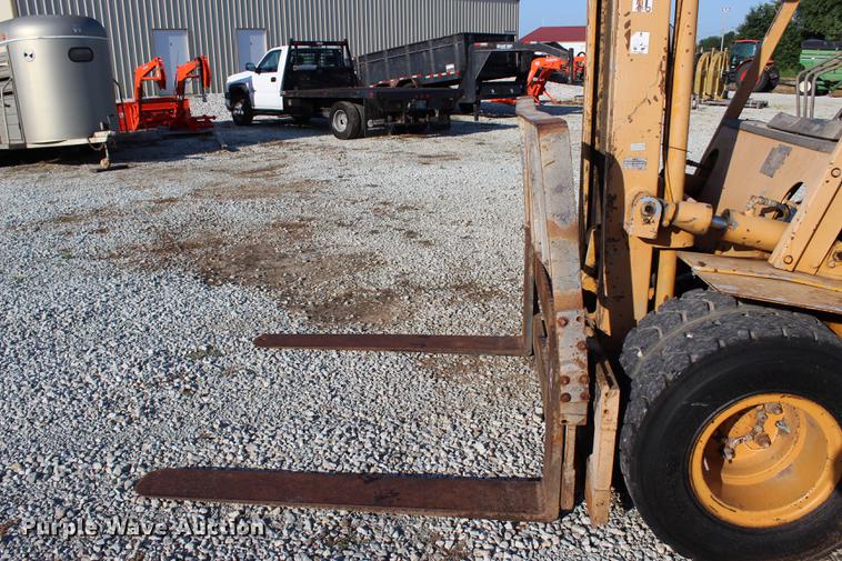 image for item BE9323 Komatsu FD40 forklift