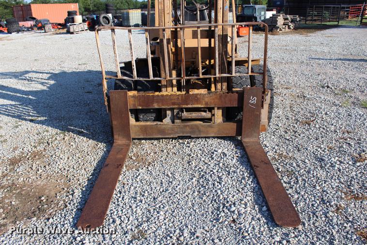 image for item BE9323 Komatsu FD40 forklift