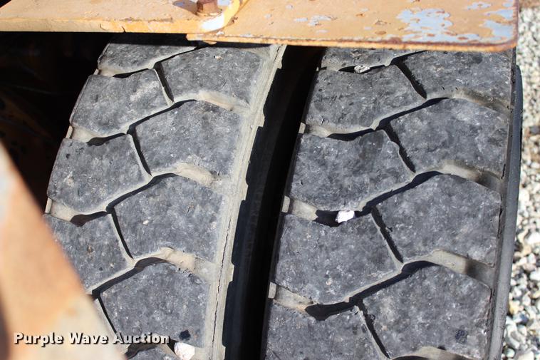 image for item BE9323 Komatsu FD40 forklift