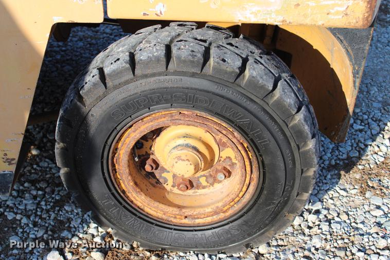 image for item BE9323 Komatsu FD40 forklift