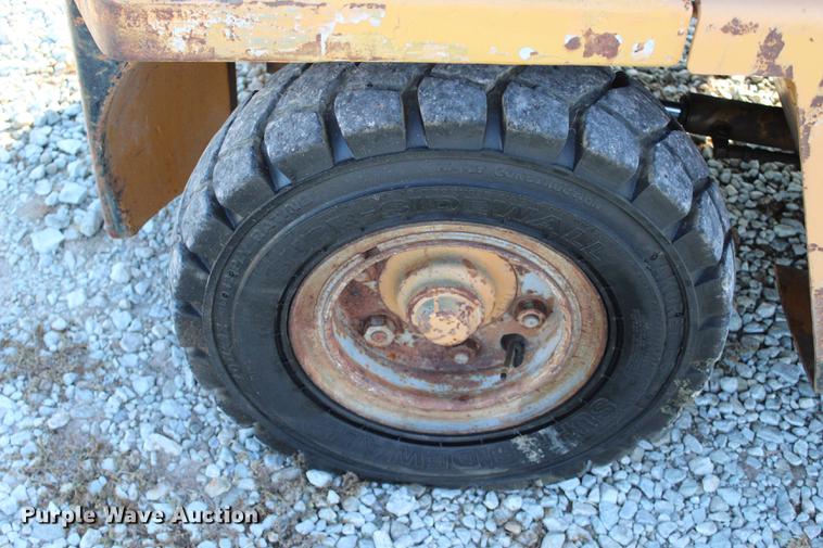 image for item BE9323 Komatsu FD40 forklift