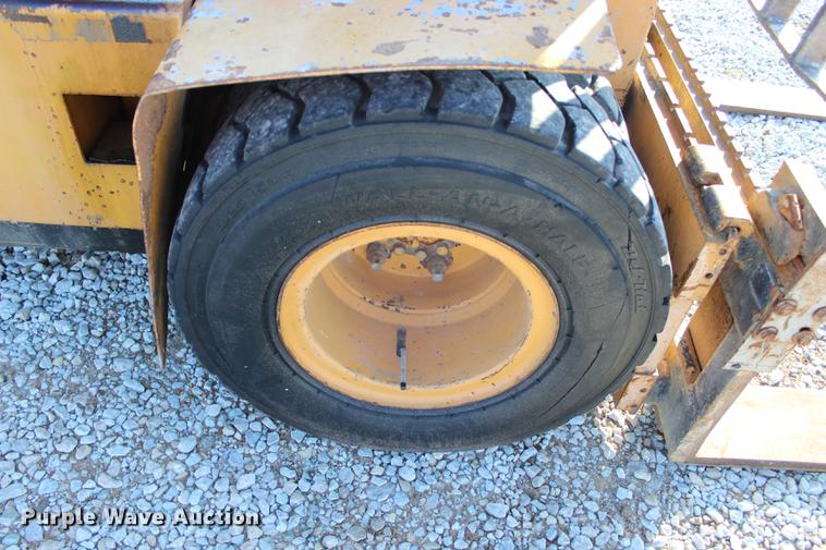 image for item BE9323 Komatsu FD40 forklift