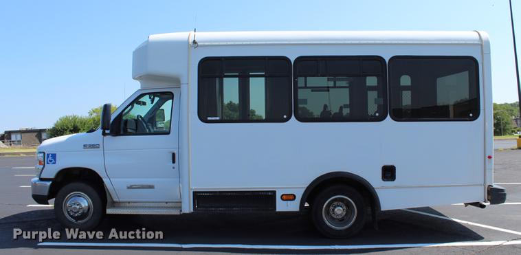 image for item BE9325 2012 Ford E350 Super Duty shuttle bus