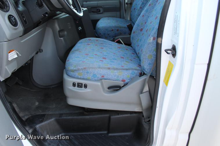 image for item BE9325 2012 Ford E350 Super Duty shuttle bus