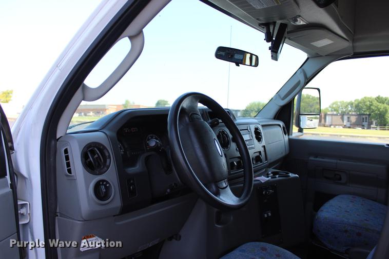 image for item BE9325 2012 Ford E350 Super Duty shuttle bus