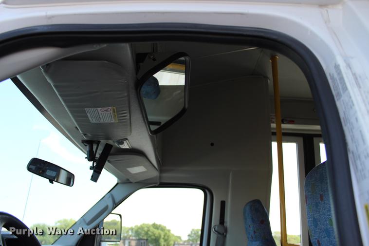 image for item BE9325 2012 Ford E350 Super Duty shuttle bus