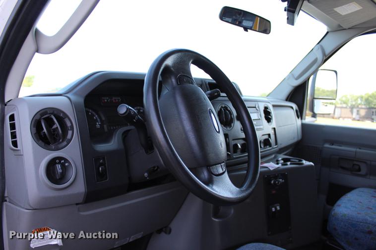 image for item BE9325 2012 Ford E350 Super Duty shuttle bus