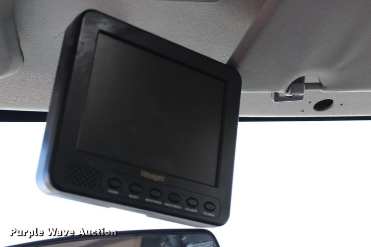 image for item BE9325 2012 Ford E350 Super Duty shuttle bus