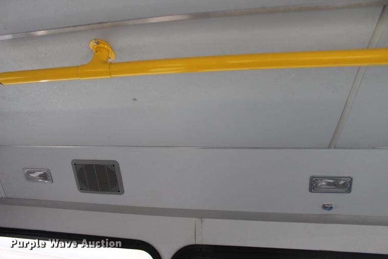 image for item BE9325 2012 Ford E350 Super Duty shuttle bus