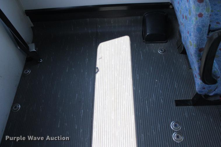 image for item BE9325 2012 Ford E350 Super Duty shuttle bus