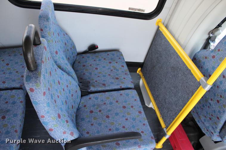 image for item BE9325 2012 Ford E350 Super Duty shuttle bus