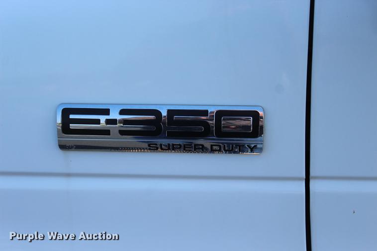 image for item BE9325 2012 Ford E350 Super Duty shuttle bus